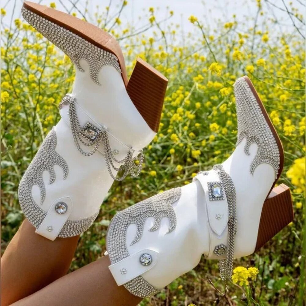 Azalea Wang Bramwell Water Resistant Cowboy Boot In White. Sz: 7
